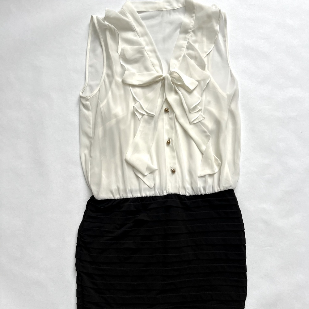 Black and White Mini Blouse Fitted Dress with bow and buttons
